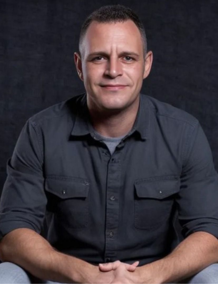 electric space team: Simon Jaxx